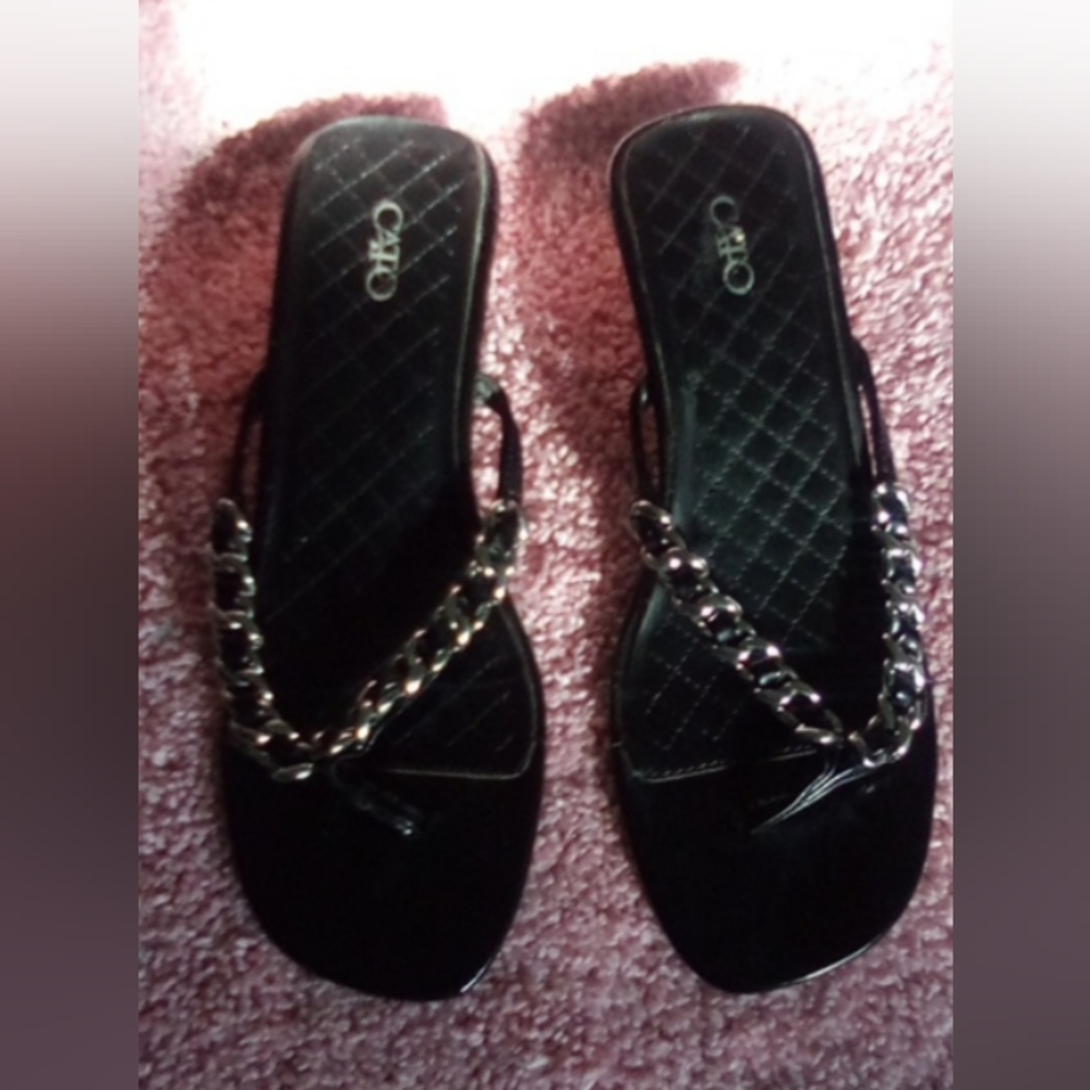 Designer Black platform sandals w chain thongs.